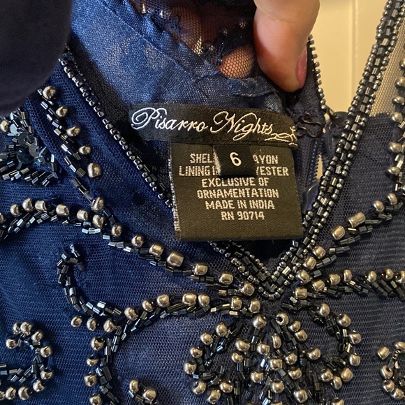 Never worn zipper broken - Picture 3 of 4